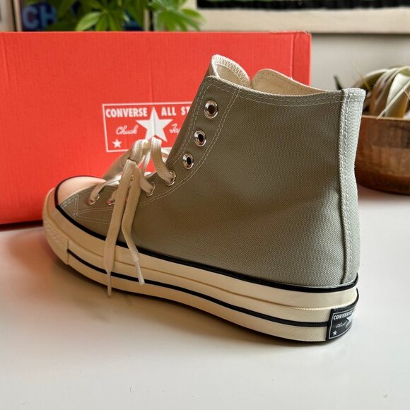 Chuck Taylor® All Star® 70 High Top Sneaker M8.5 / W10.5 - Picture 3 of 6